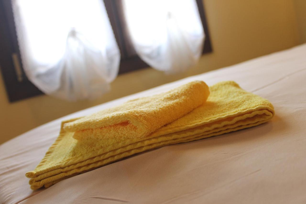 Sa Domu Beccia B&B Uras Ngoại thất bức ảnh